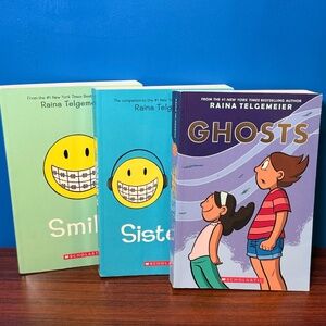 Raina Telgemeier Book Lot Smile, Sisters, Ghosts, Graphic Novels
